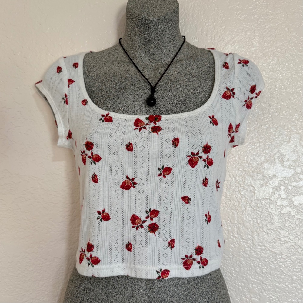 Out From Under Cropped Top Women's White Size M Short Sleeve Square Neck Casual